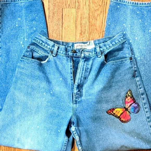 Customized Vintage jeans with butterfly and bleach - Picture 5 of 10